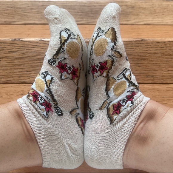 Crazy cat socks women’s average size - I wear a 9-9.5 - Picture 2 of 2